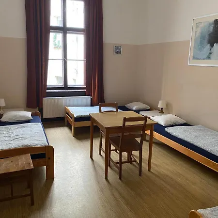 شباب إيما براغ