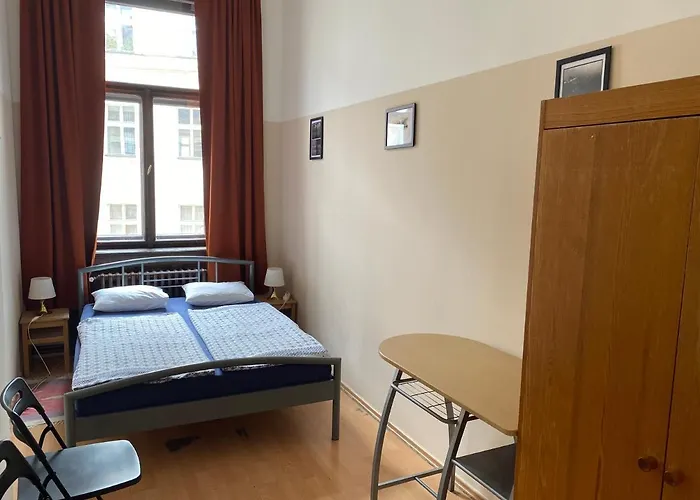 Emma Hostel *