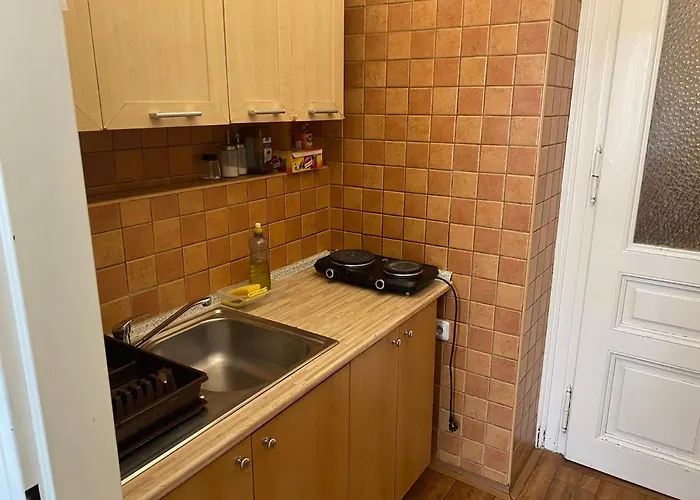 Emma Hostel *