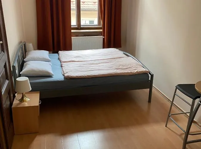 Hostel Emma *